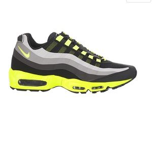 NIKE Air Max 95 - Volt - Black/Neon - Size 7